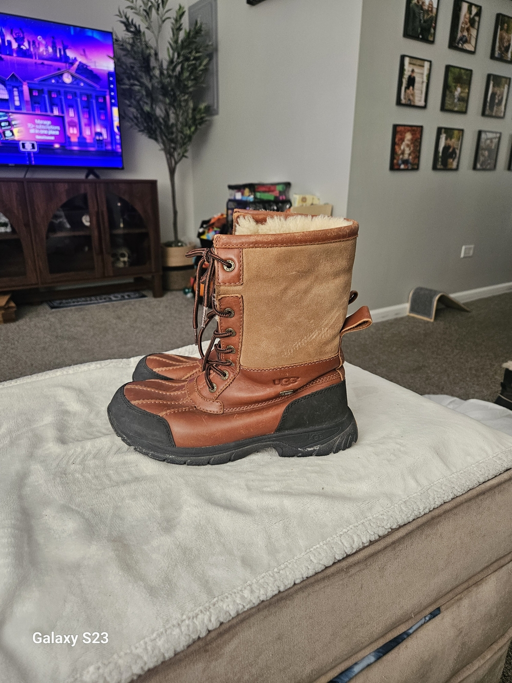 UGG Brown Leather & Suede Insulated Winter Boots